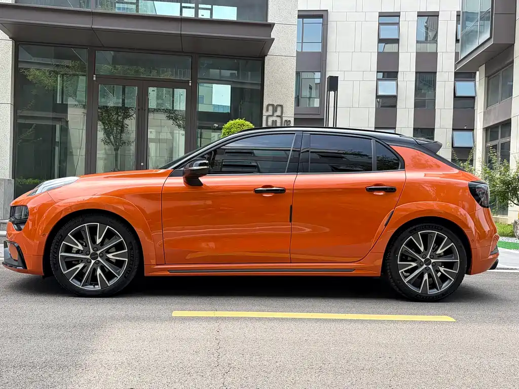 Lynk & Co 02 Hatchback — миниатюра 6