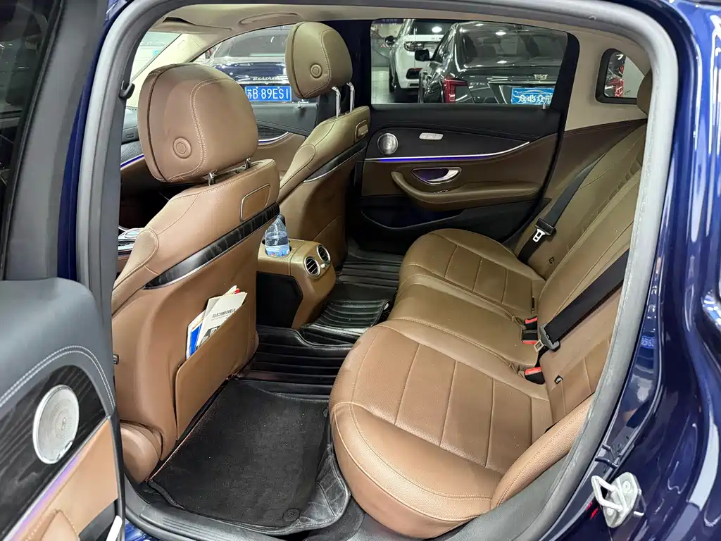 Mercedes-Benz E-Class — миниатюра 8