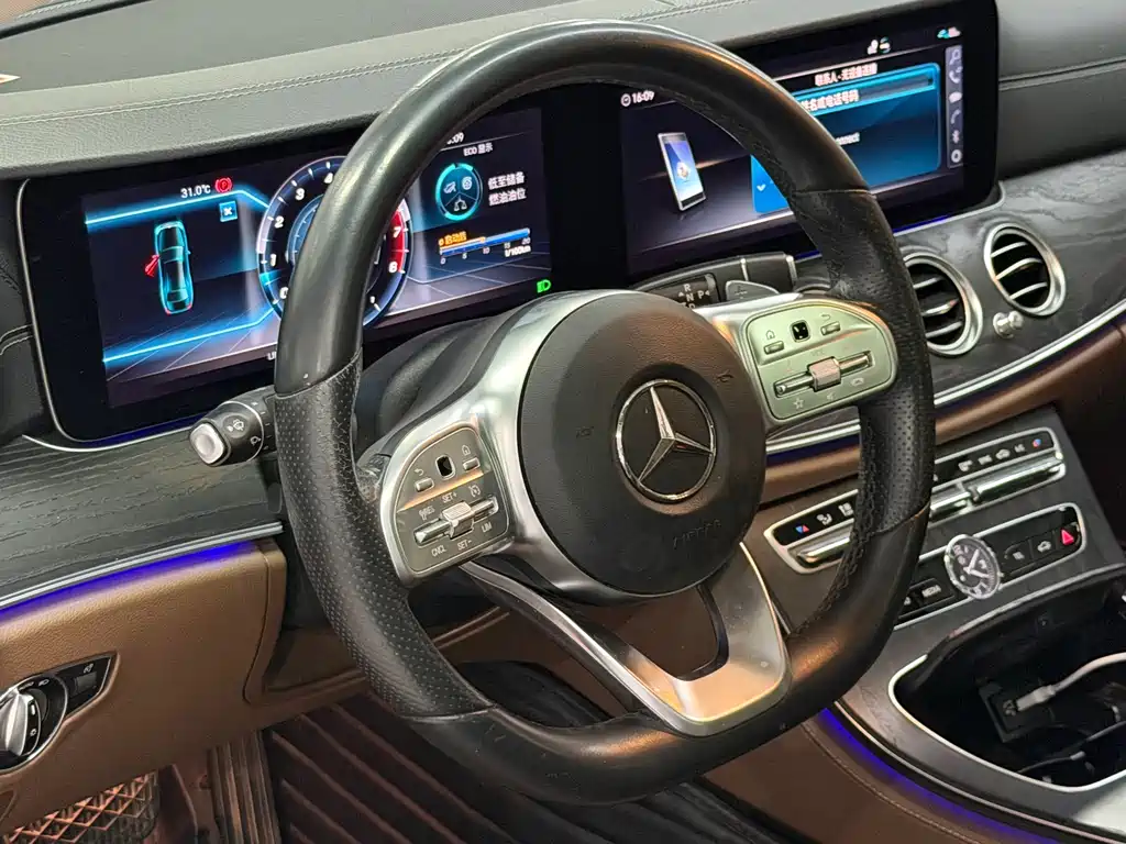 Mercedes-Benz E-Class — миниатюра 14