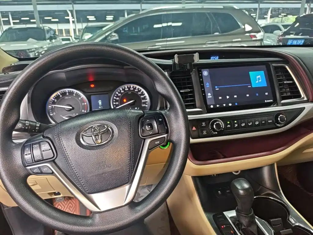 Toyota Highlander — миниатюра 10
