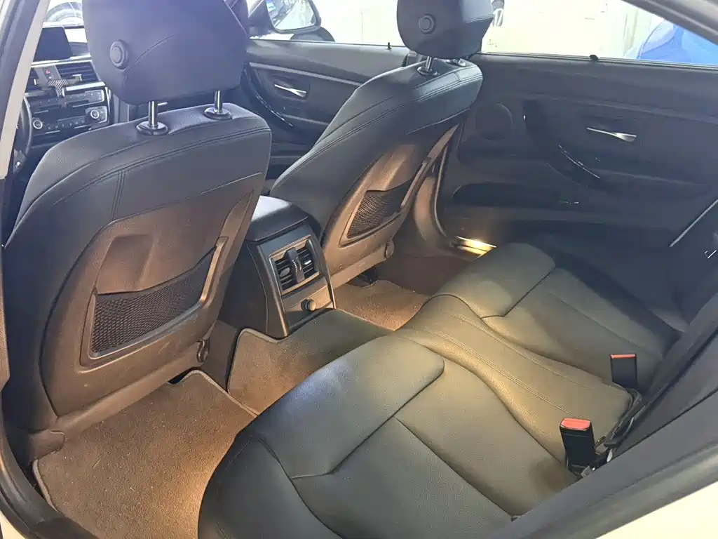 BMW 3 Series — миниатюра 7