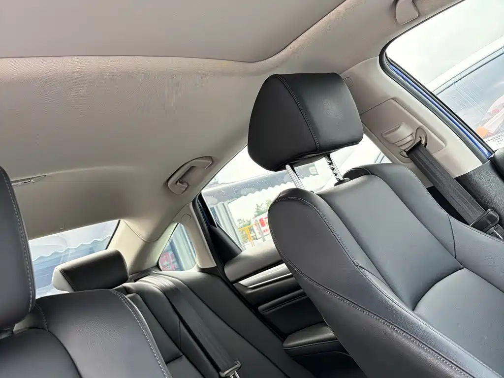 Honda Accord — миниатюра 12