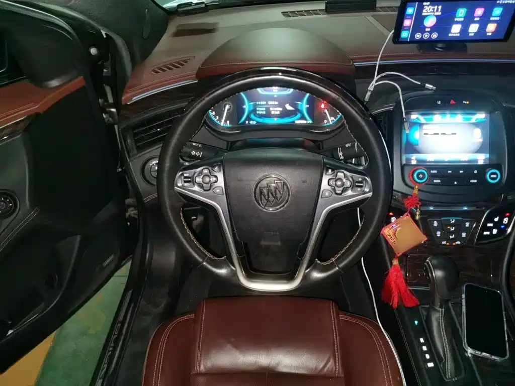 Buick LaCrosse — миниатюра 3