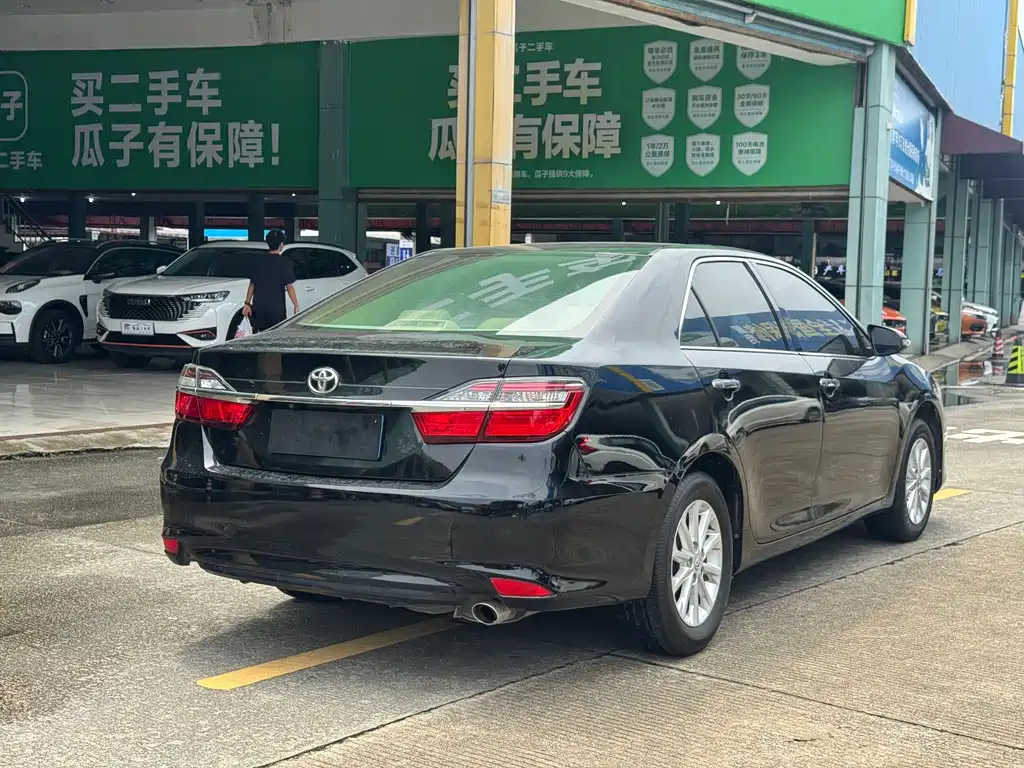 Toyota Camry — миниатюра 10