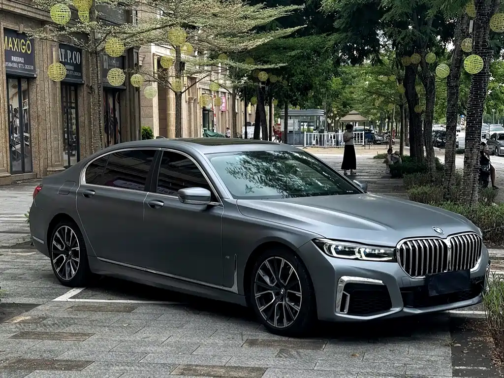 BMW 7 Series — миниатюра 3