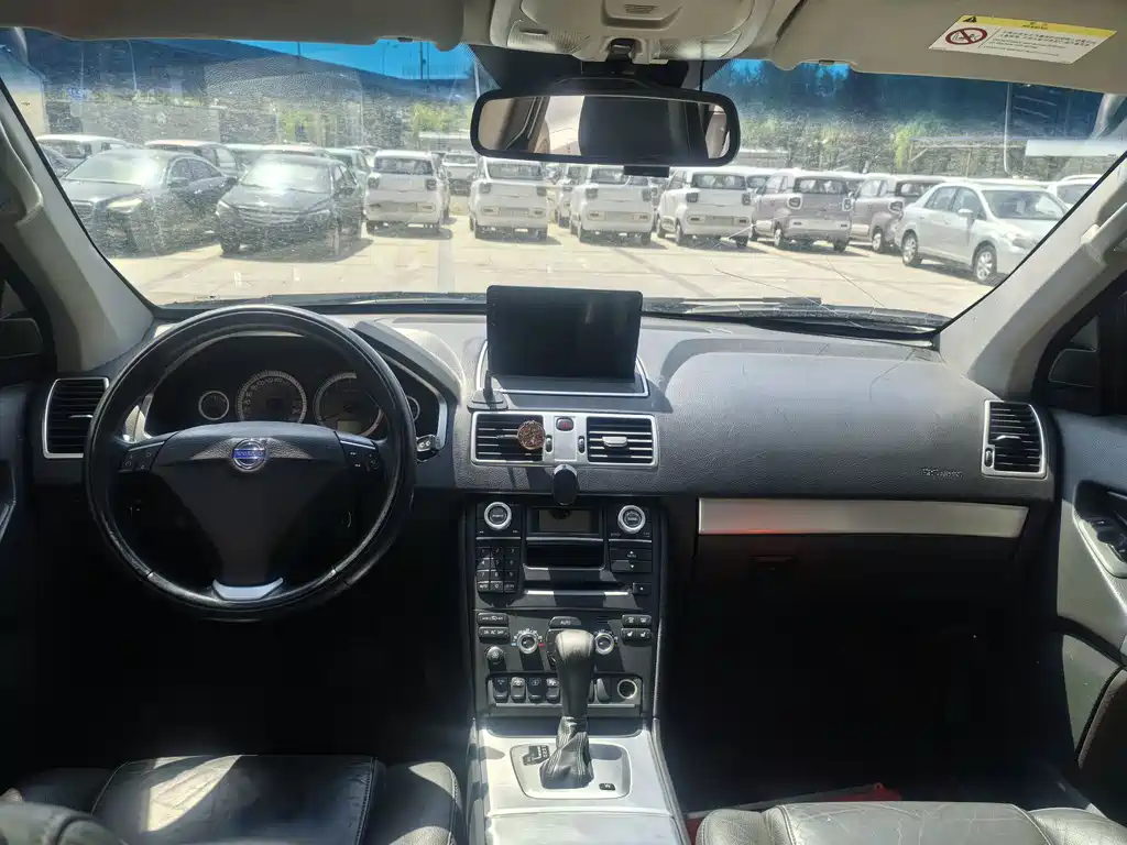 Volvo XC Classic — миниатюра 5