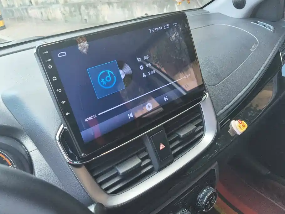 Toyota Yaris L — миниатюра 13