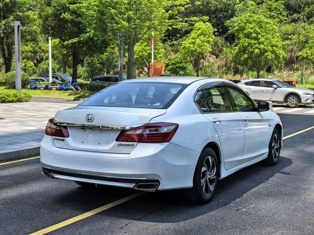 Honda Accord 2016 2.0L Elite