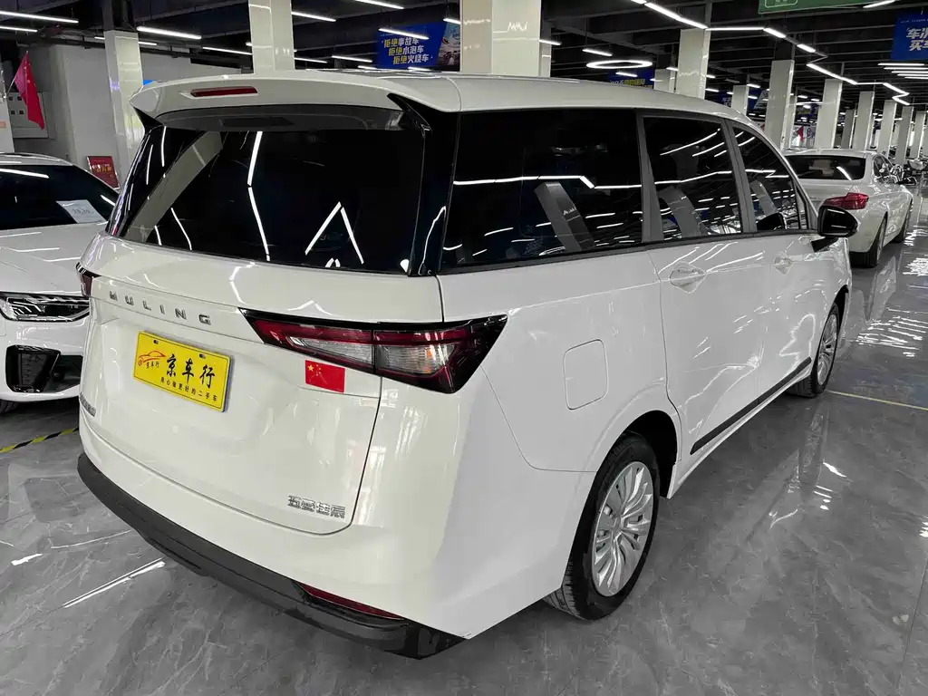 Wuling Jiachen — миниатюра 8