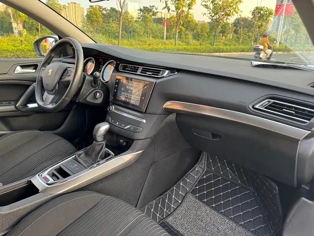 Peugeot 408 — миниатюра 9