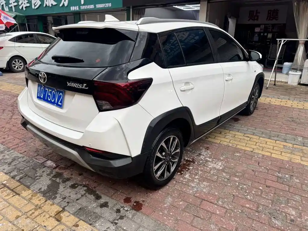 Toyota Yaris L — миниатюра 4