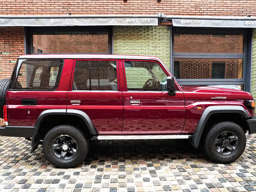 Toyota Land Cruiser LC76 2025 4.0L AT