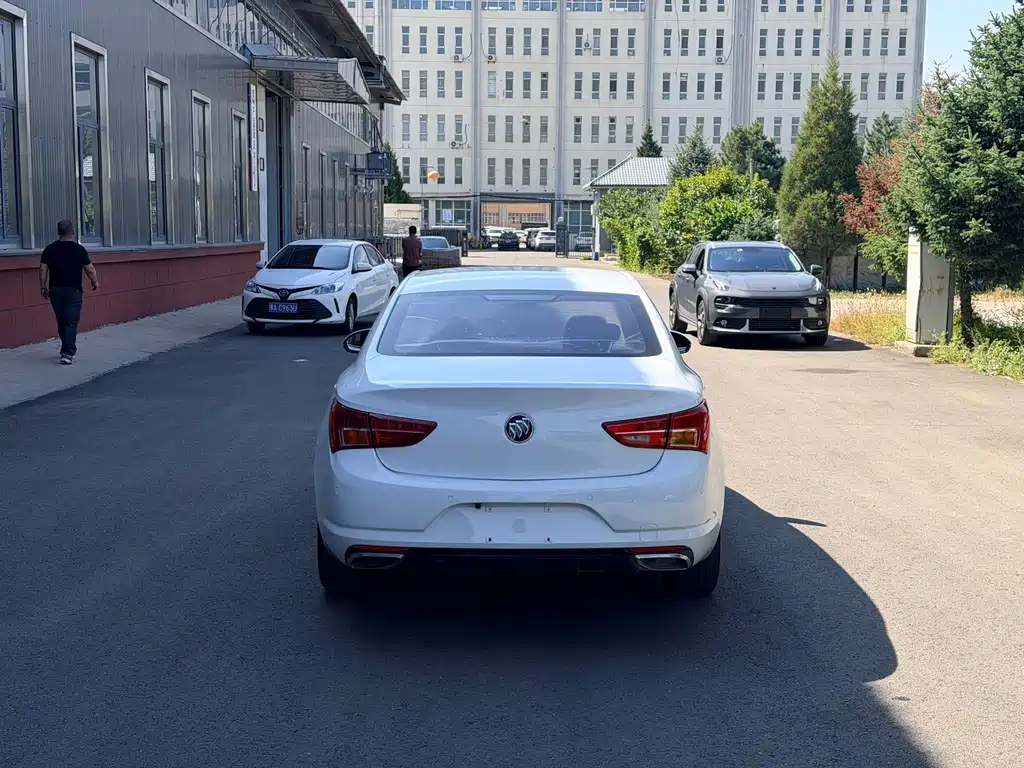 Buick Verano — миниатюра 5
