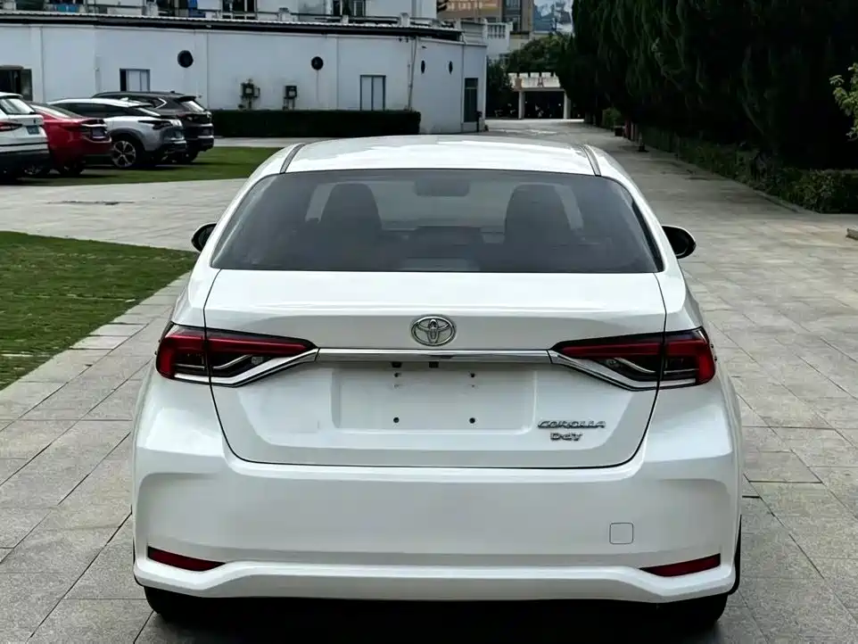 Toyota Corolla — миниатюра 8