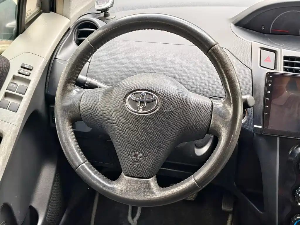 Toyota Yaris — миниатюра 6