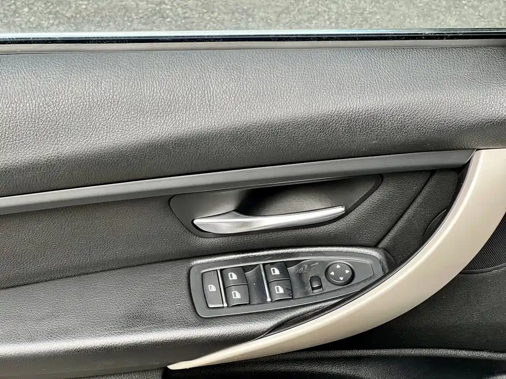 BMW 3 Series — миниатюра 22