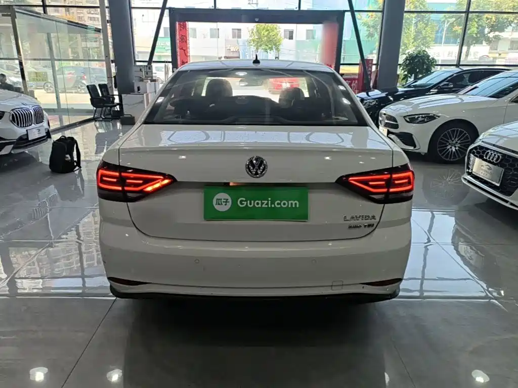 Volkswagen Lavida — миниатюра 6