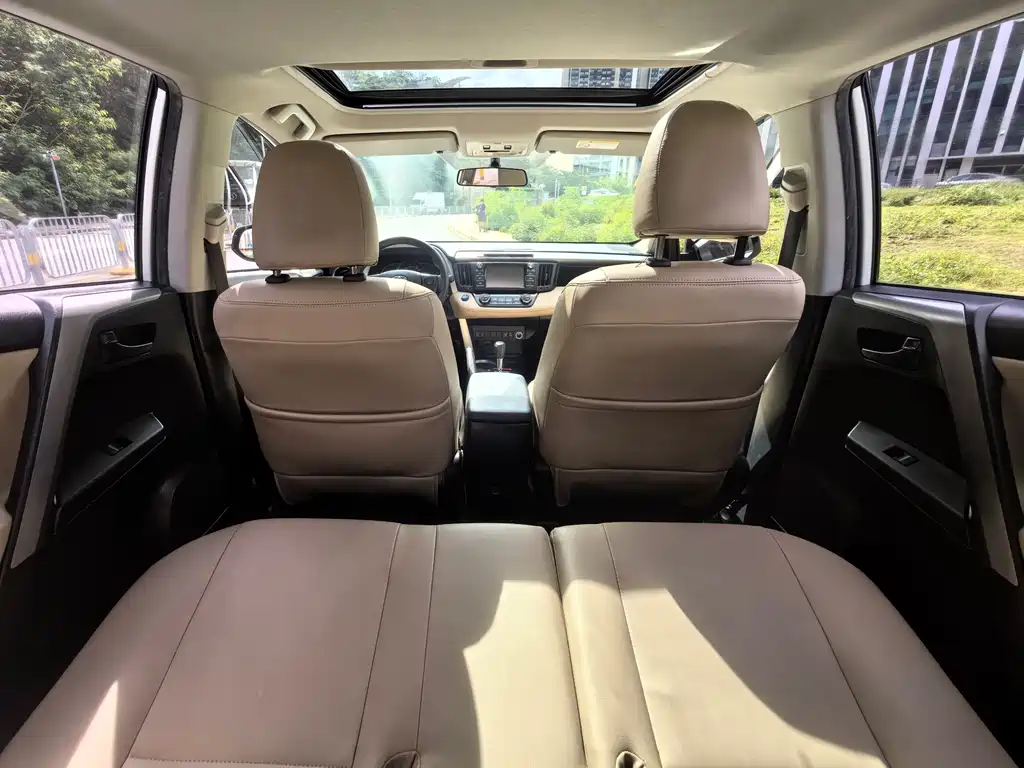Toyota RAV4 2016 2.0L CVT V