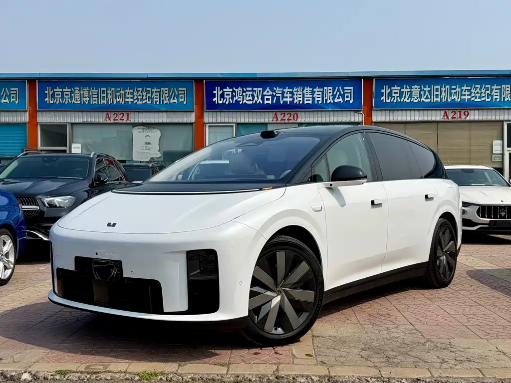 Li Auto 理想i8 2025