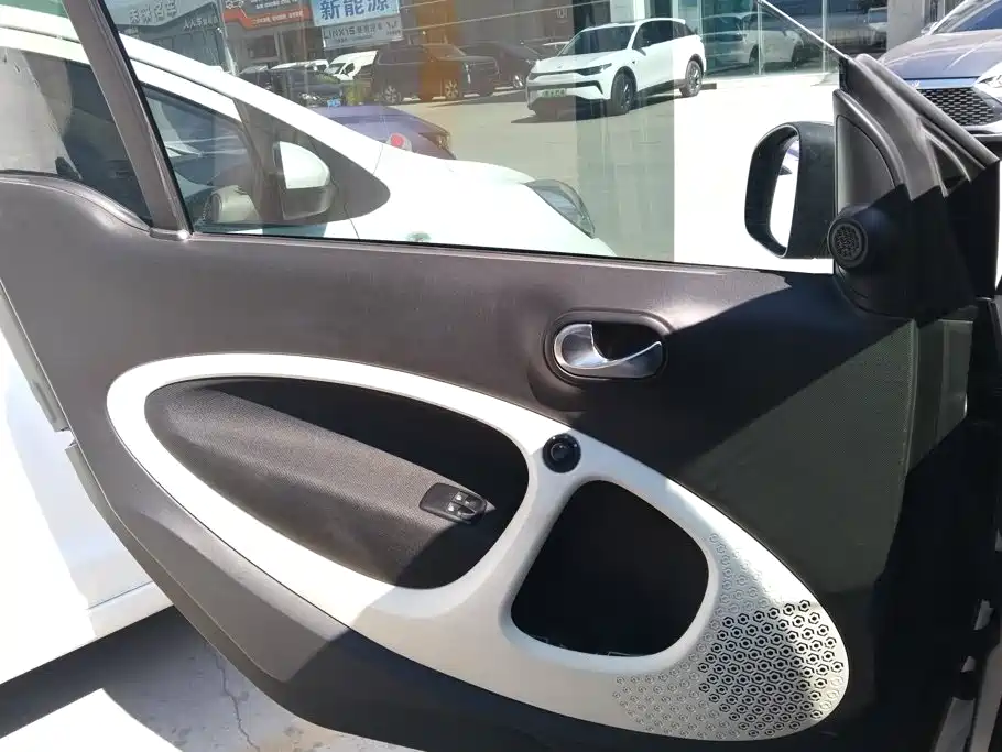 smart Smart Fortwo — миниатюра 7