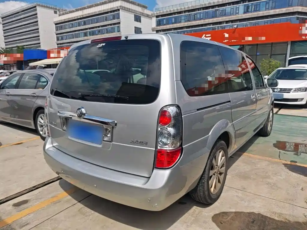 Buick GL8 — миниатюра 7