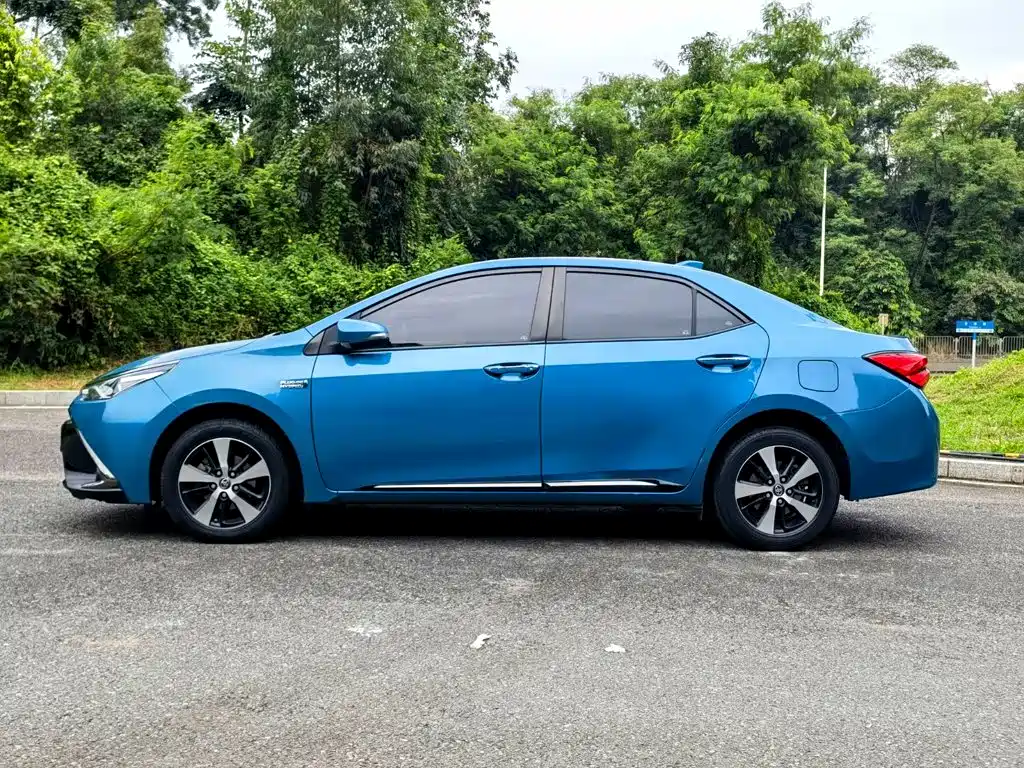Toyota Levin Twin Engine E+ — миниатюра 4