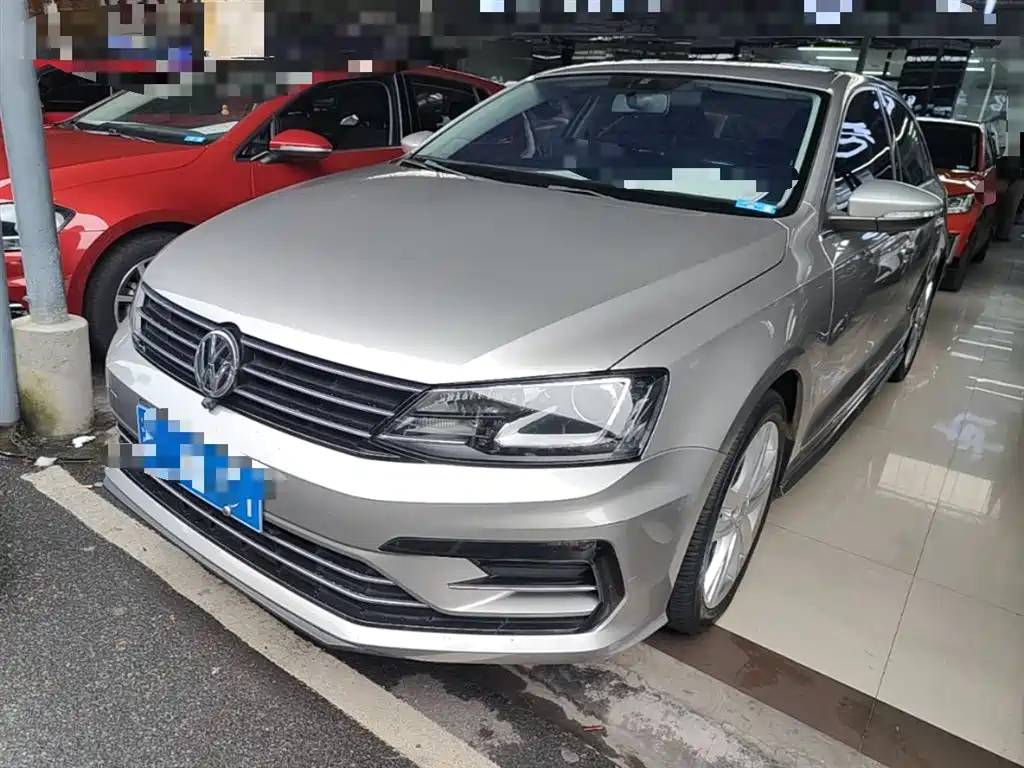 Volkswagen Sagitar 2018