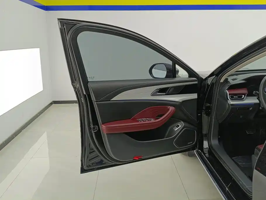Hongqi Hongqi H5 — миниатюра 7