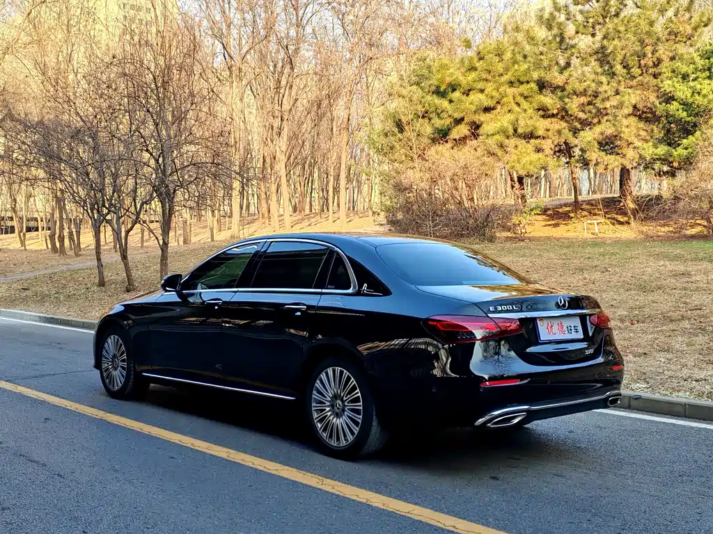 MERCEDES-BENZ E CLASS