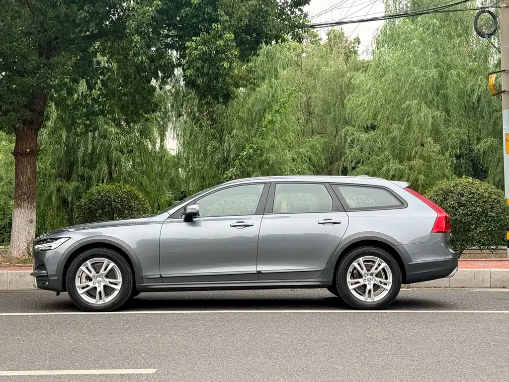 Volvo V90 — миниатюра 5