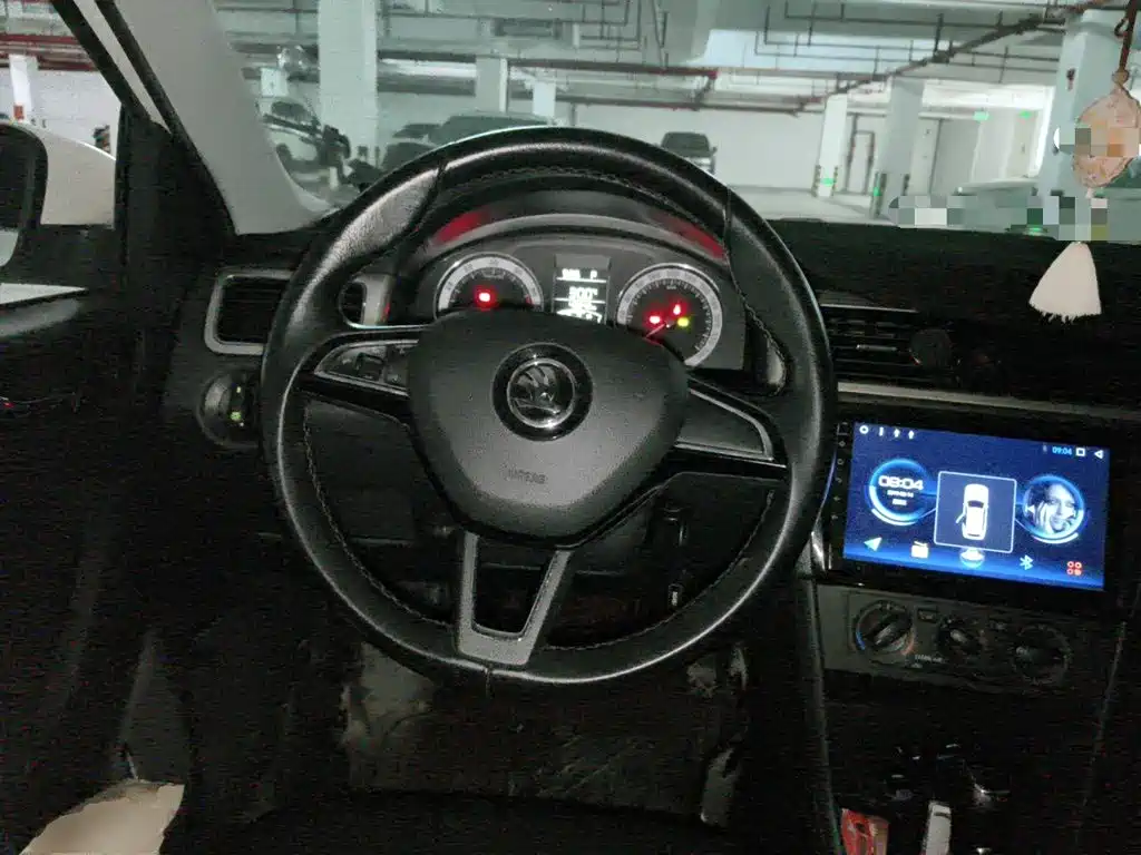 Skoda Rapid — миниатюра 6