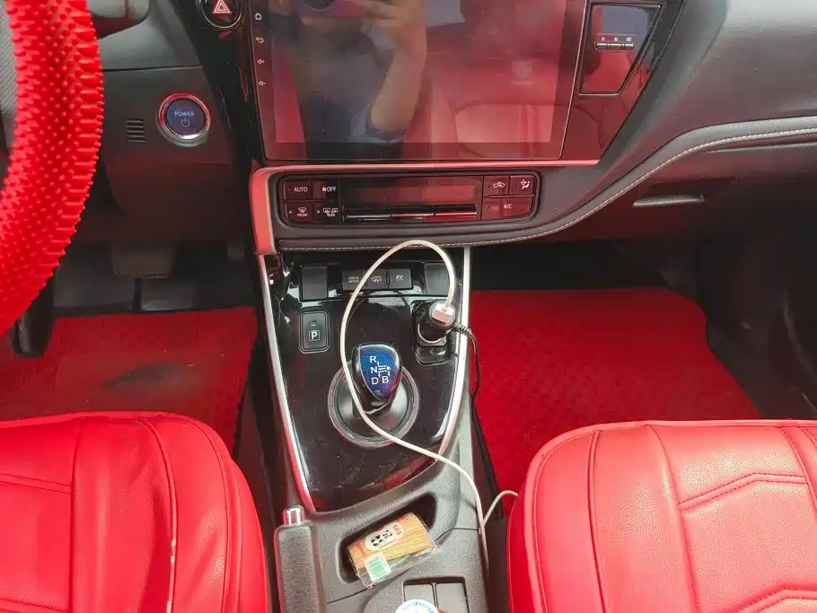 Toyota Corolla Hybrid — миниатюра 16