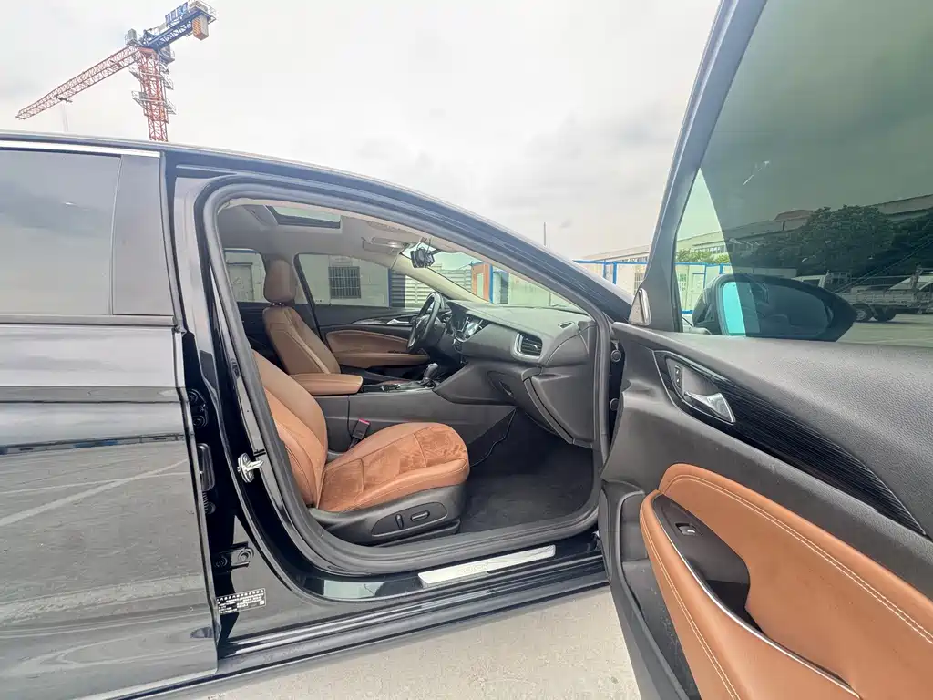 Buick Regal — миниатюра 15
