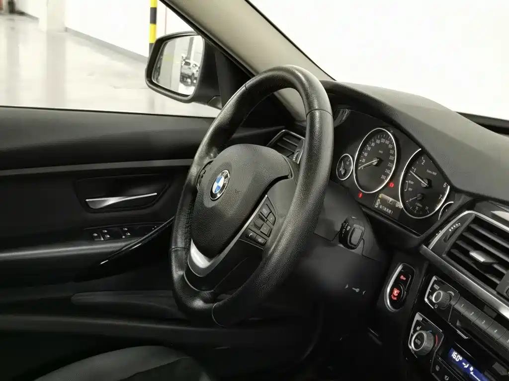 BMW 3 Series — миниатюра 22