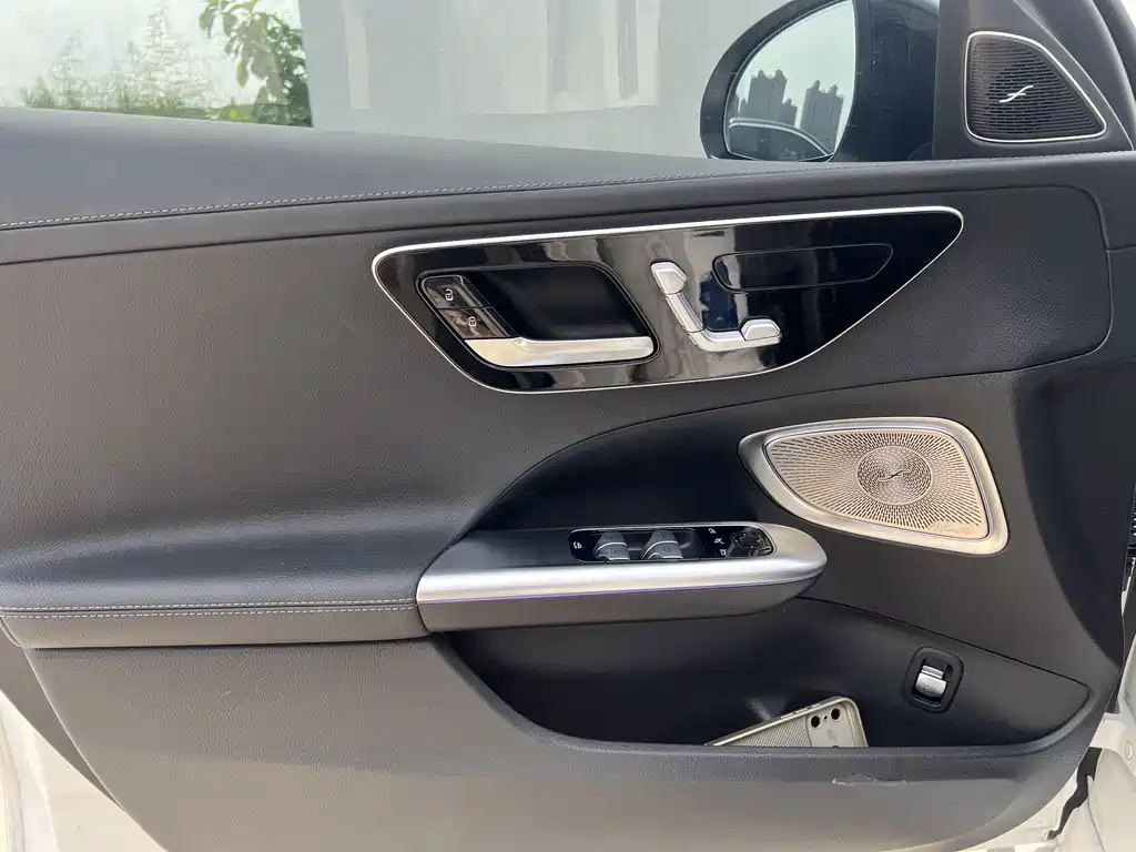 Mercedes-Benz C-Class — миниатюра 12