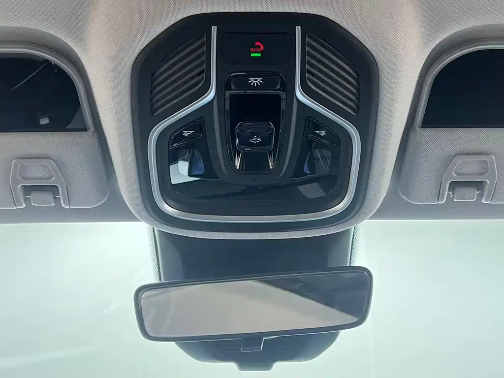 Geely Boyue L — миниатюра 17
