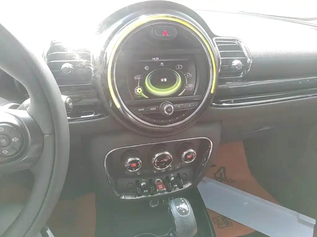 MINI Mini Clubman — миниатюра 13