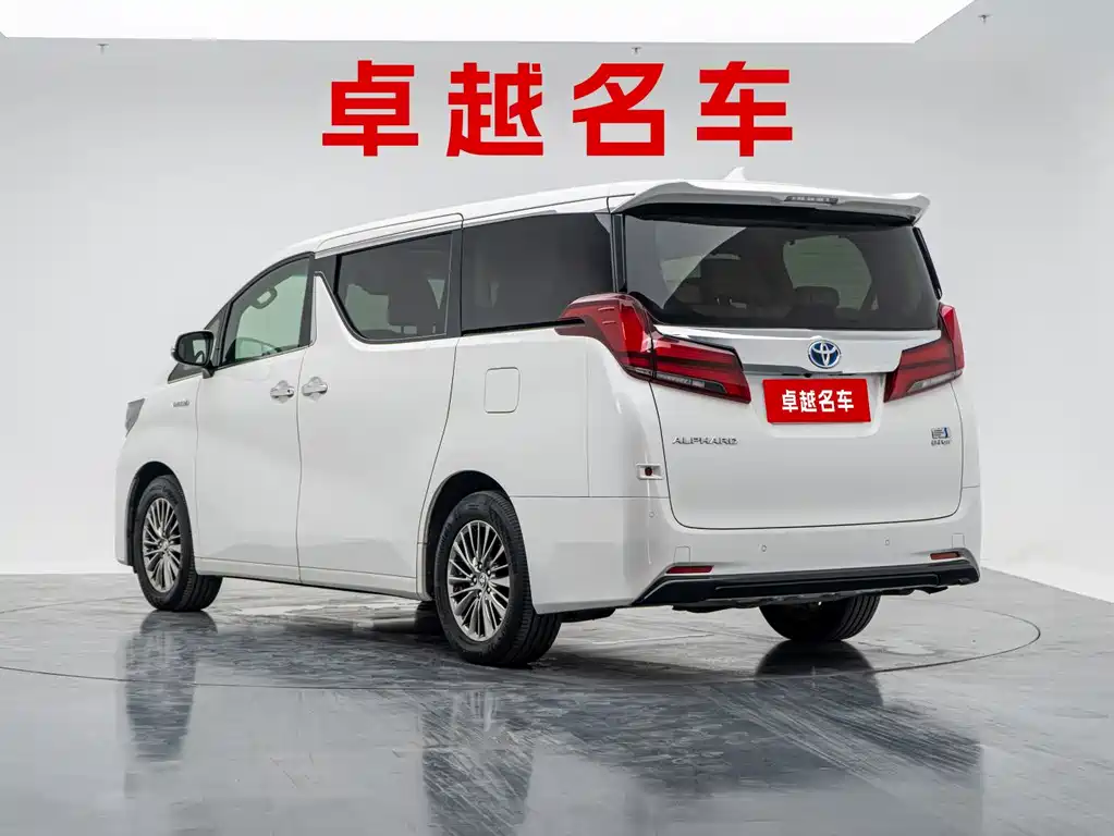 Toyota Alphard — миниатюра 5