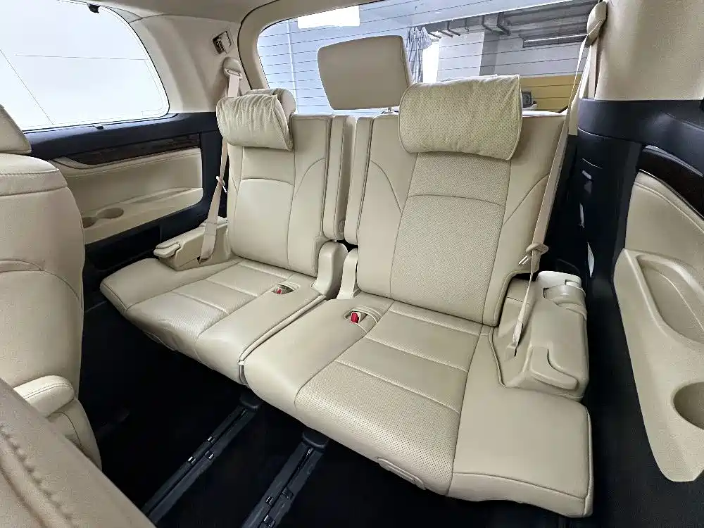 Toyota Alphard — миниатюра 15
