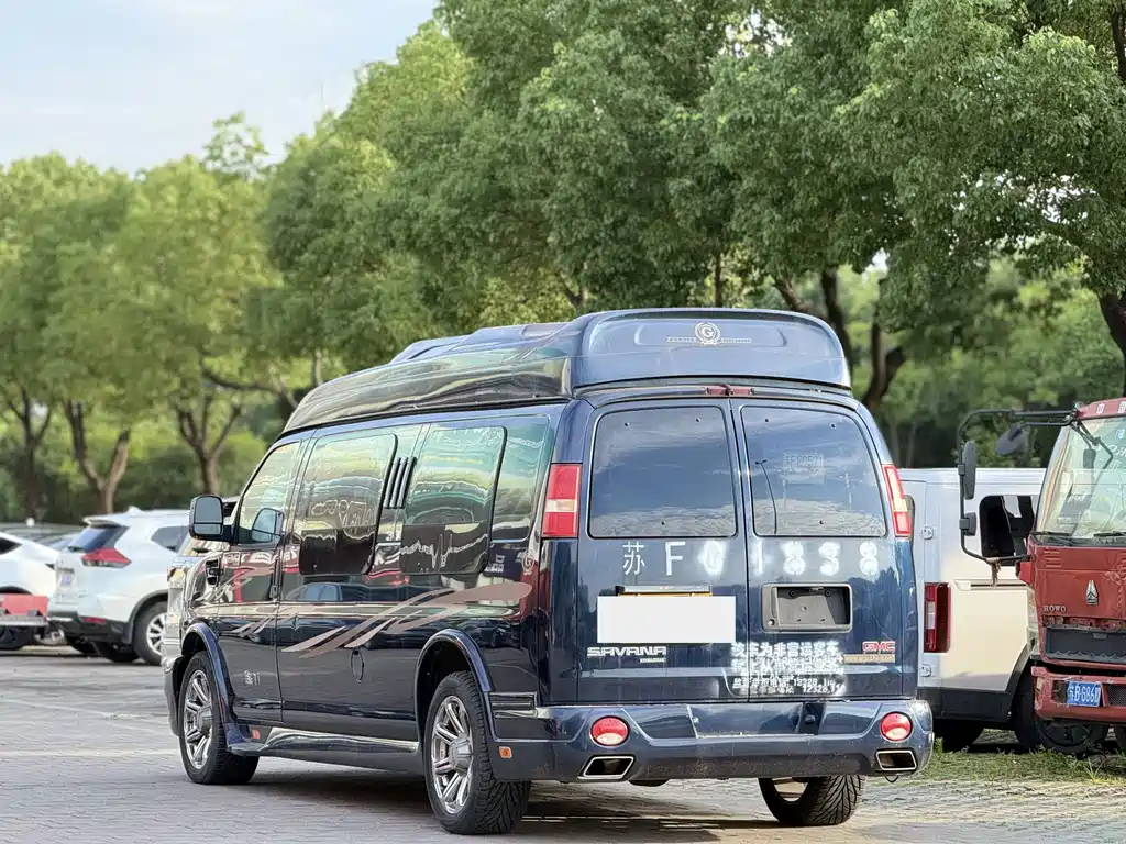 GMC Savana — миниатюра 4