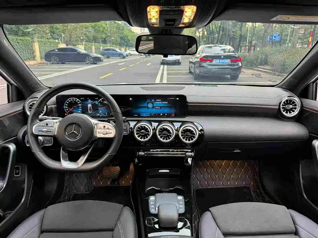 Mercedes-Benz A-Class — миниатюра 7