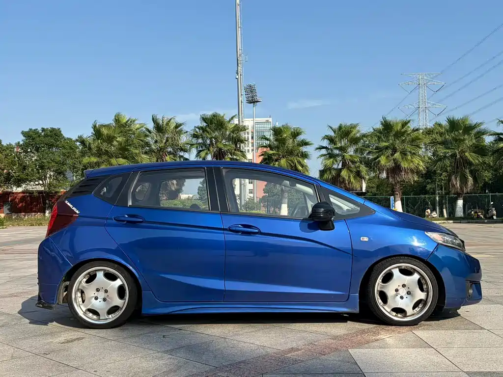 Honda Fit — миниатюра 7