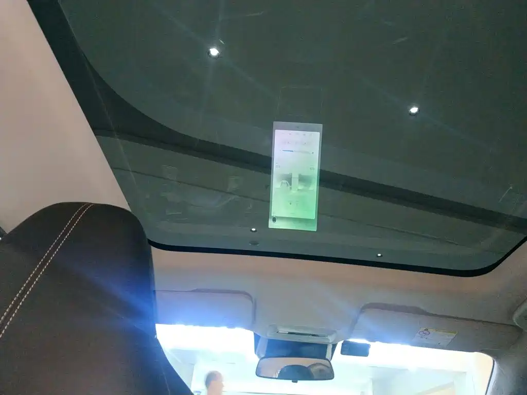 XPeng P5 — миниатюра 18