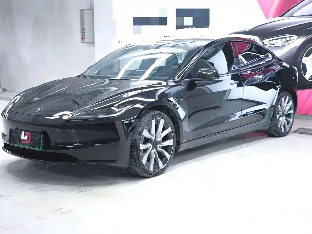 Tesla Model 3 2024