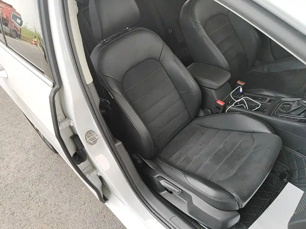 Volkswagen Golf — миниатюра 25