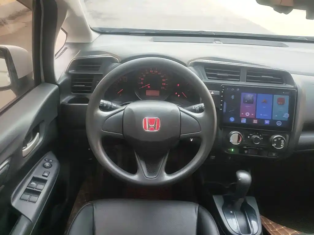 Honda Fit — миниатюра 11