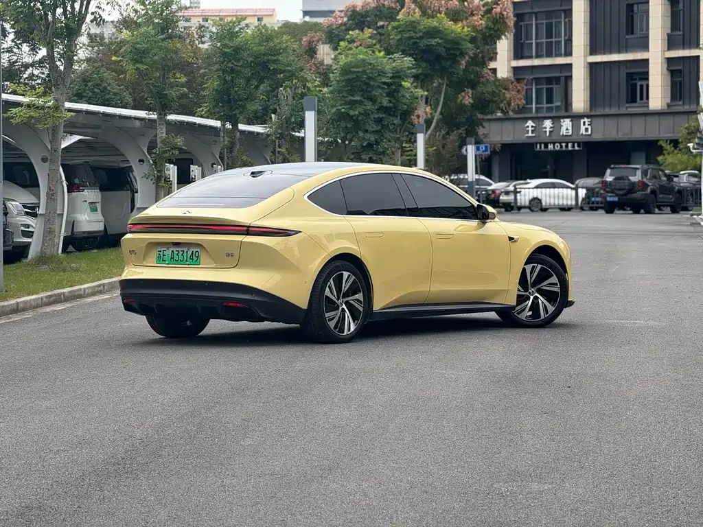 NIO NIO ET5