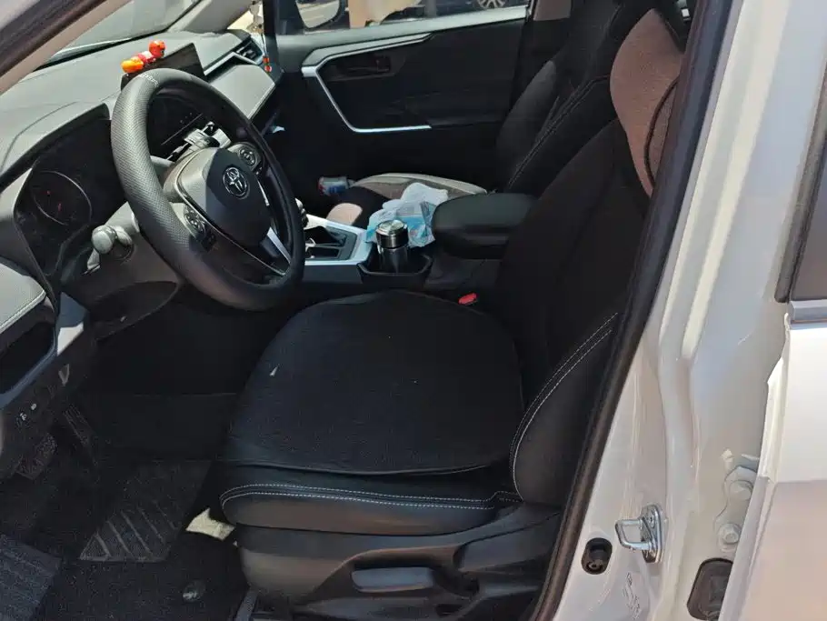 Toyota RAV4 2024 2.0L CVT