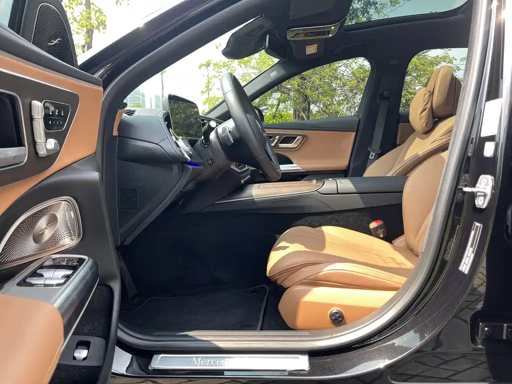 Mercedes-Benz E-Class — миниатюра 7