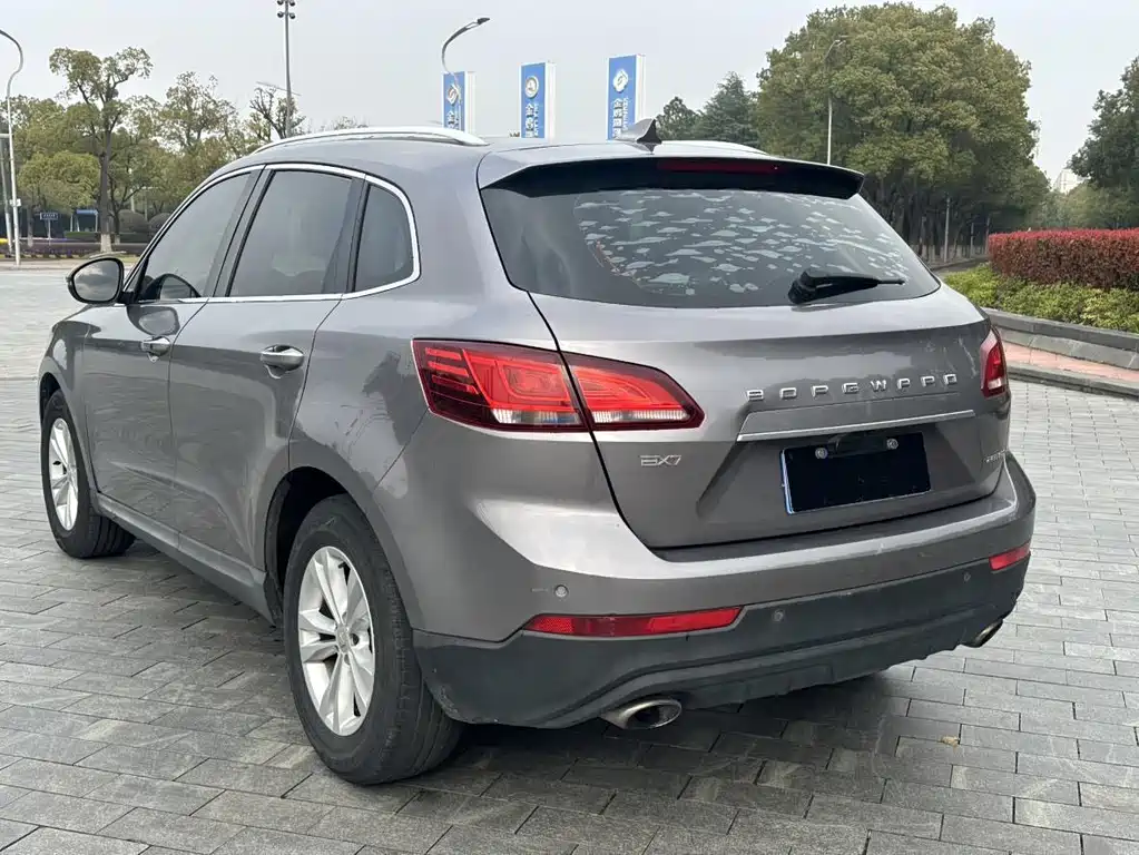 Borgward BX7 — миниатюра 7